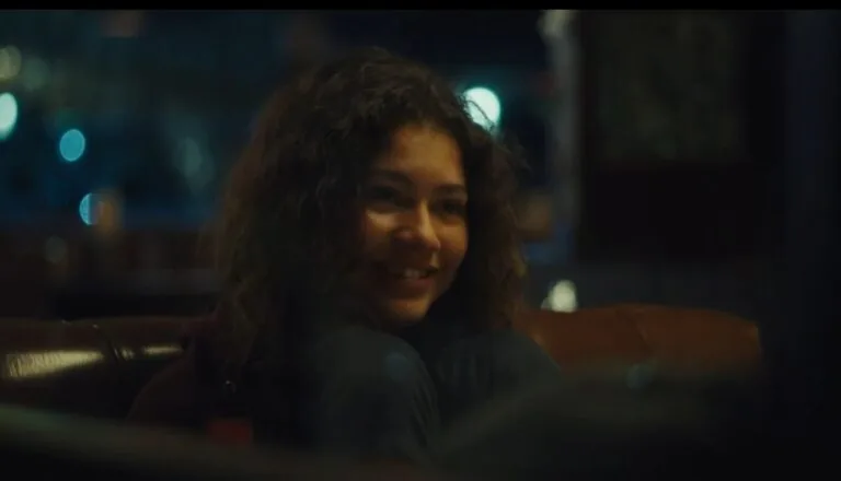 Момент из 9 серии 1 сезона